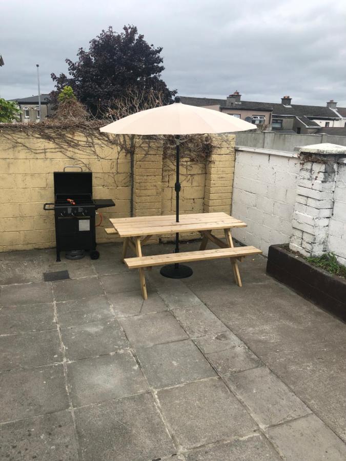 Cheerful 4 Bedroom Town House With Bbq, Galway Exterior foto